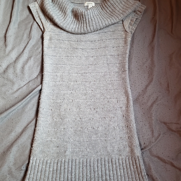 3 for 20! Guess sweater dress - Picture 1 of 3